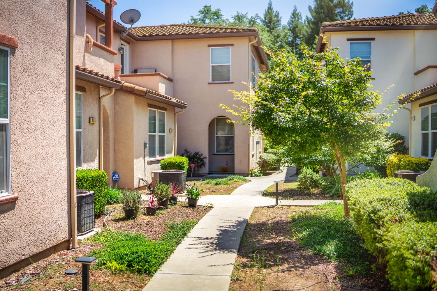 Crystal Walk Circle, Elk Grove, California image 26