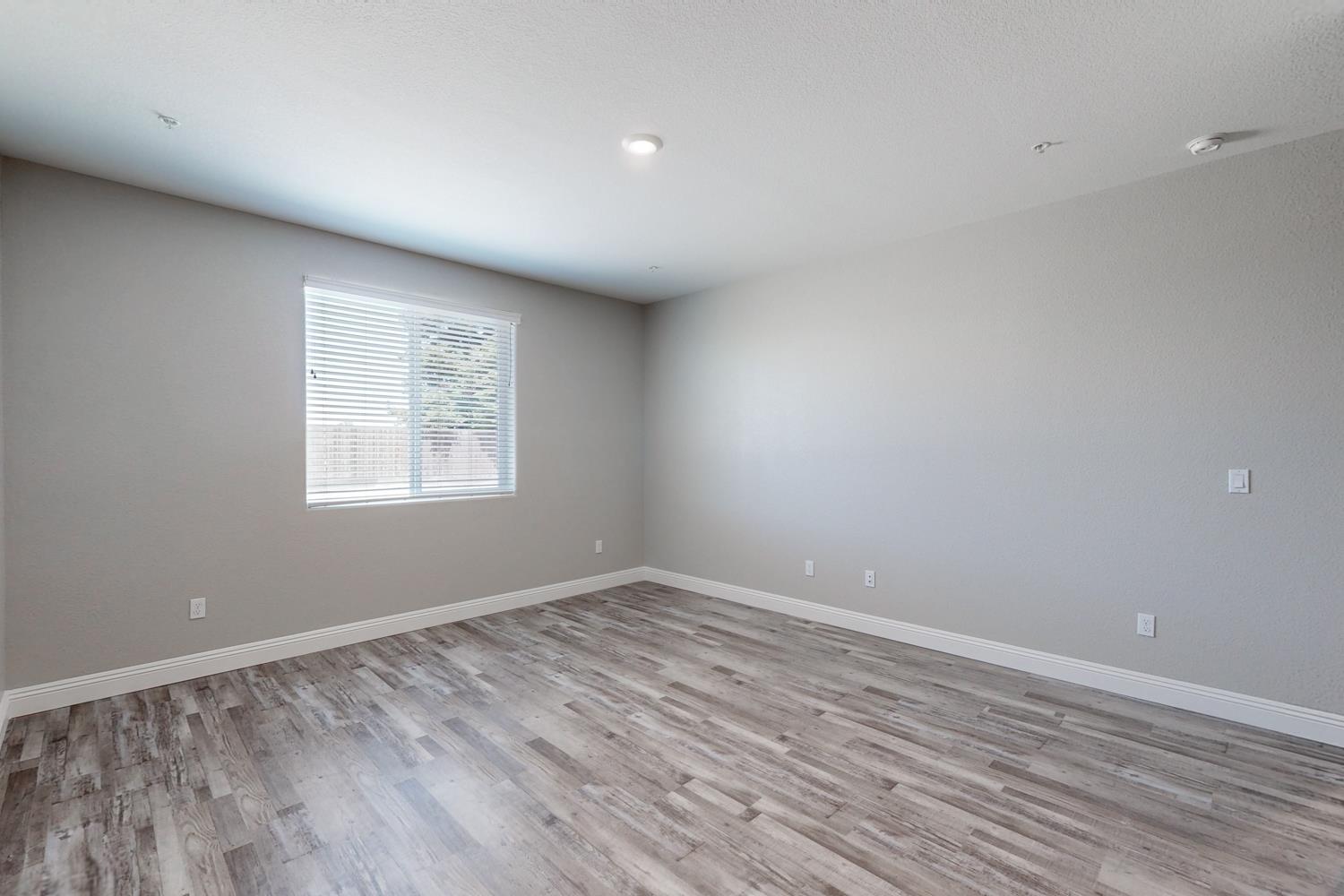 Kyri, Olivehurst, California image 28