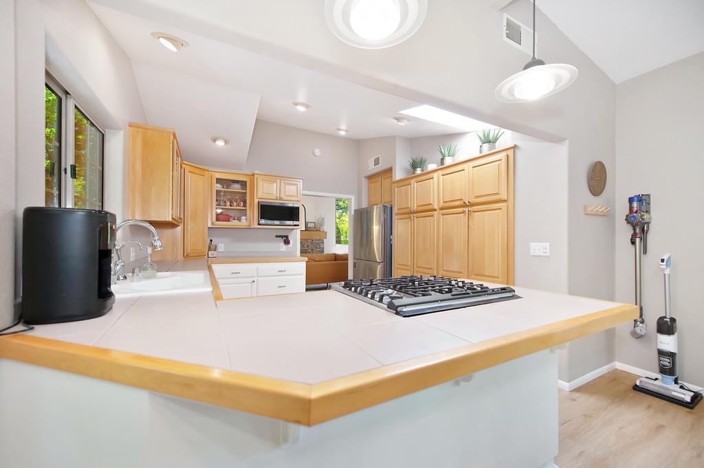 Foresthill Avenue, Auburn, California image 17