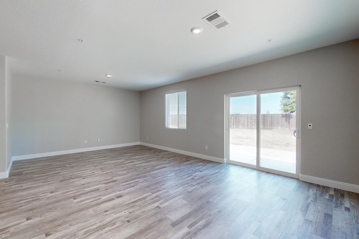 Kyri, Olivehurst, California image 22