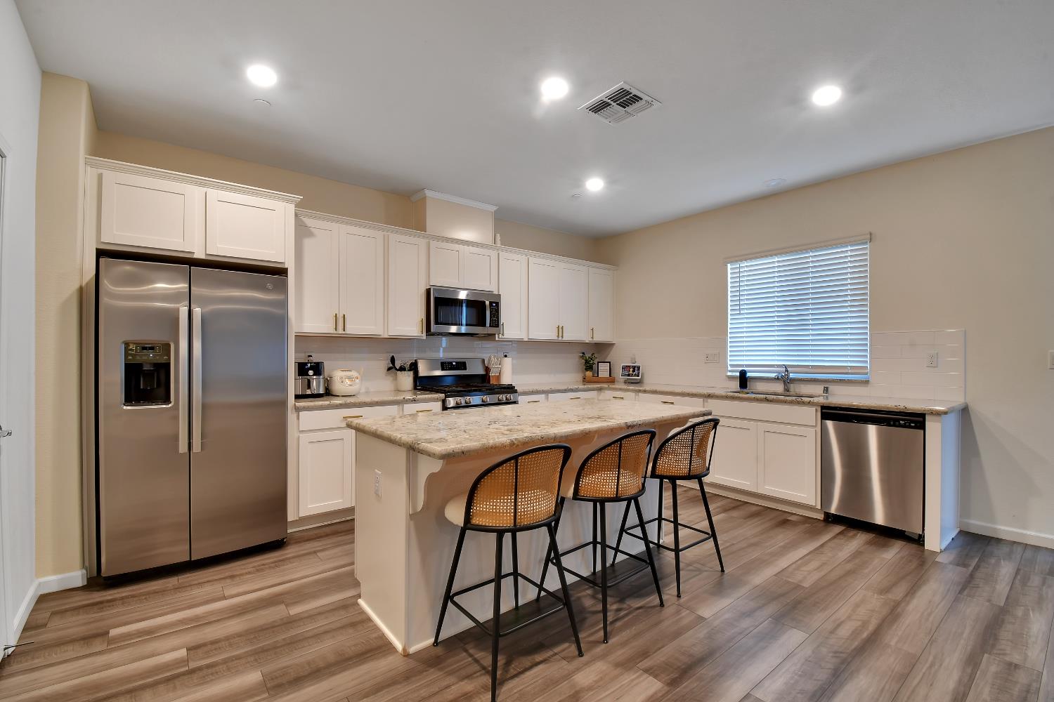Gatlin Court, Plumas Lake, California image 17