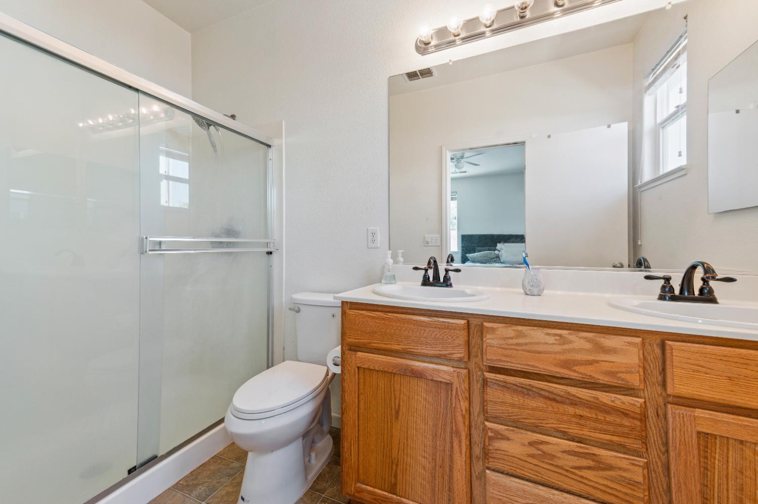 Chateau Drive, Olivehurst, California image 24