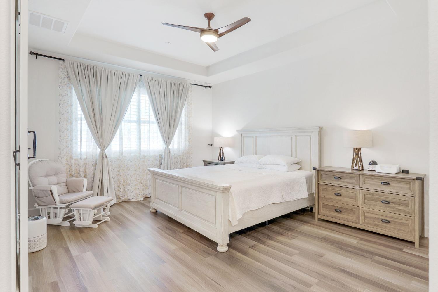 Banks Place, Woodland, California image 23