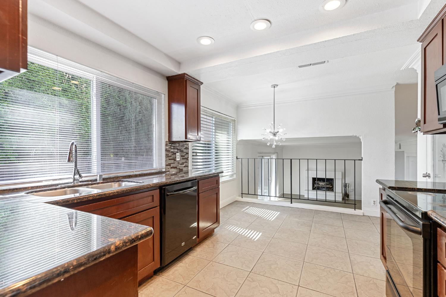 Yerba Court, Sacramento, California image 9