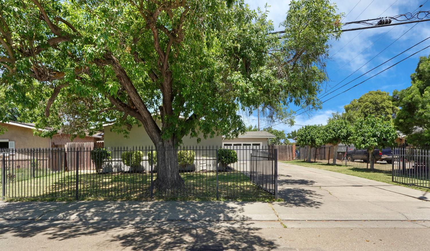 Bristol Avenue, Stockton, California image 20
