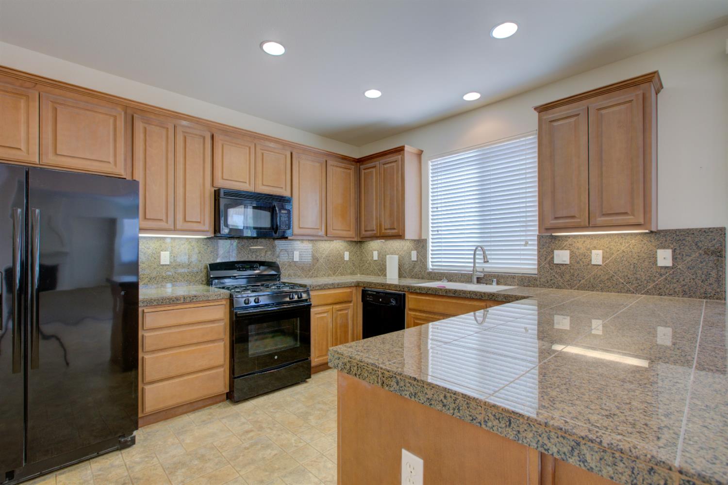 Oatgrass Way, Los Banos, California image 7