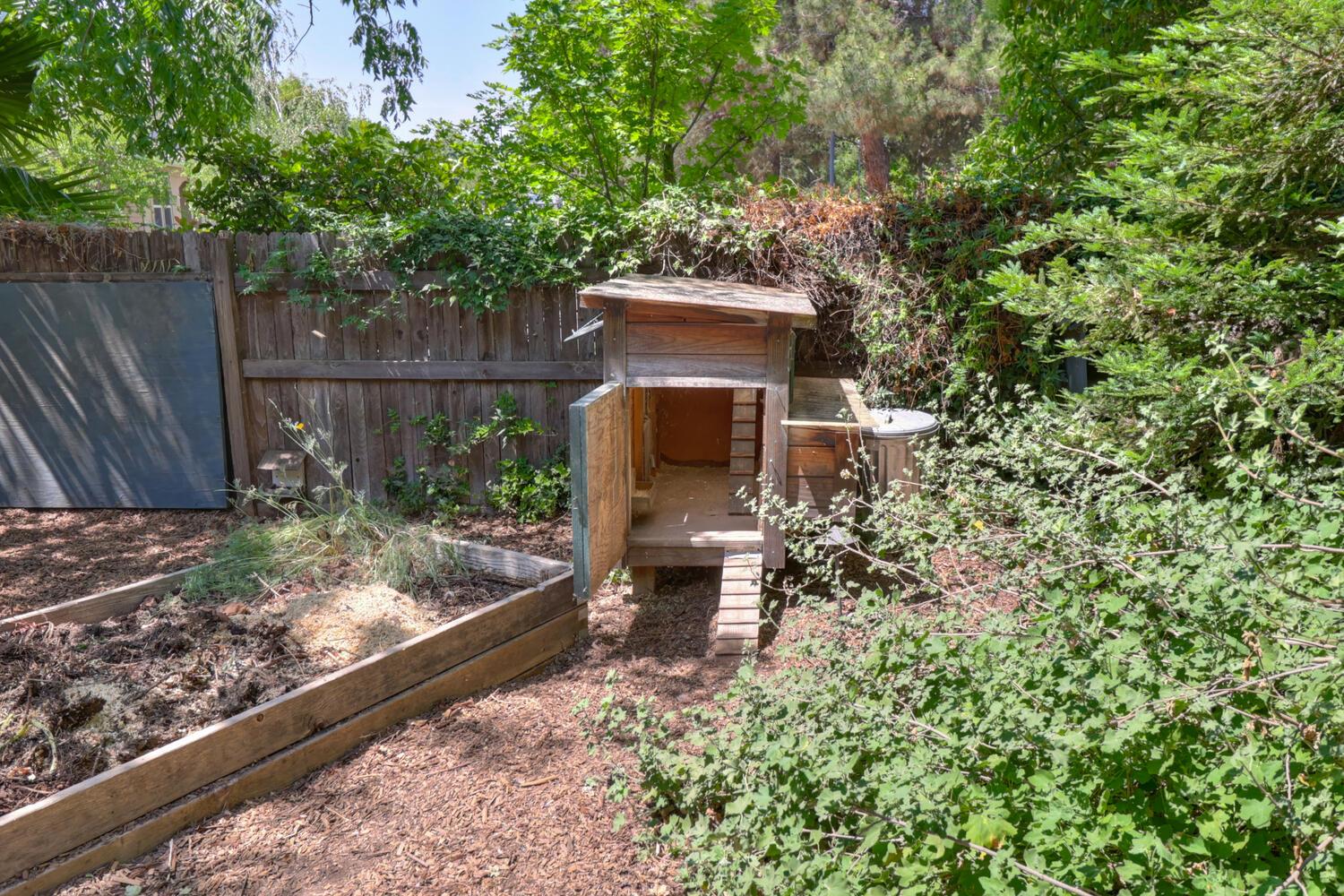 Atlantis Drive, Davis, California image 47