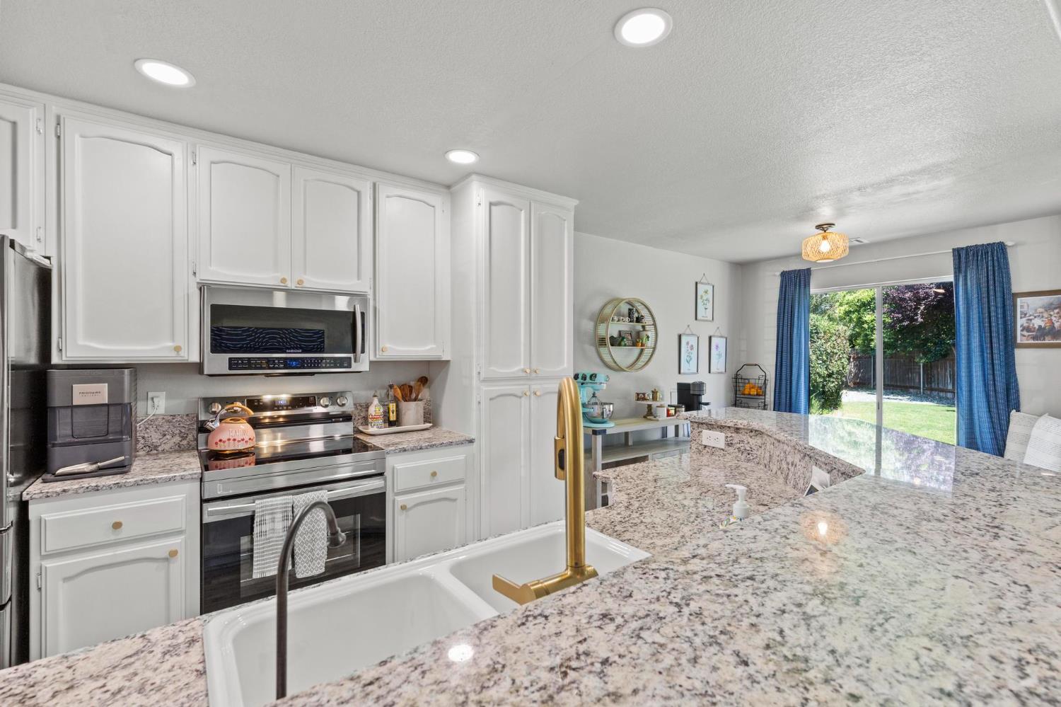Allen Court, Yuba City, California image 14