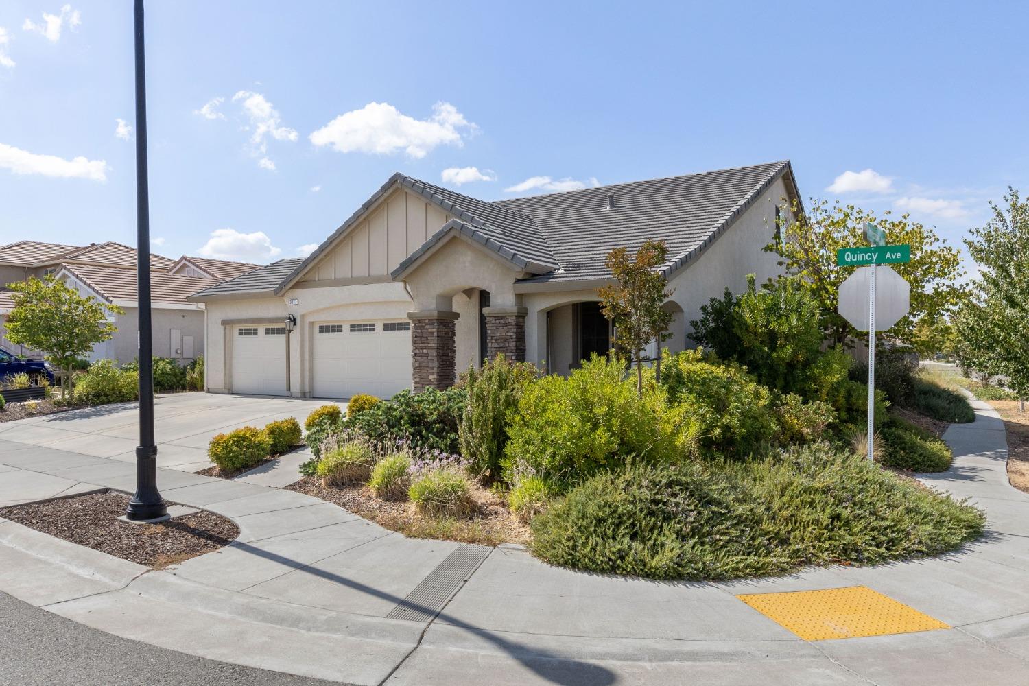 Quincy Avenue, Roseville, California image 42