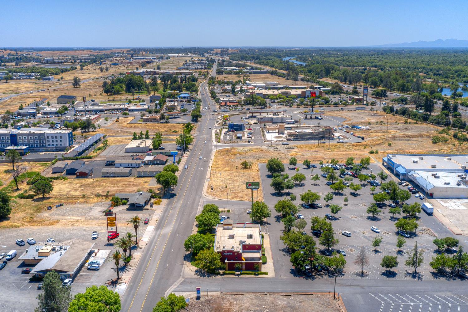 Feather River Boulevard, Oroville, California image 12