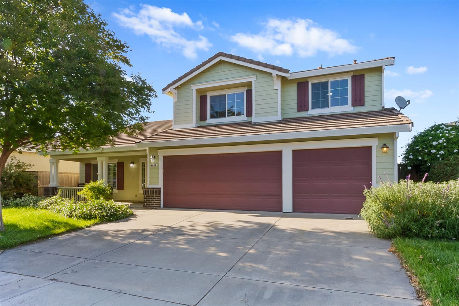 Wood Lily Way, Elk Grove, California image 2