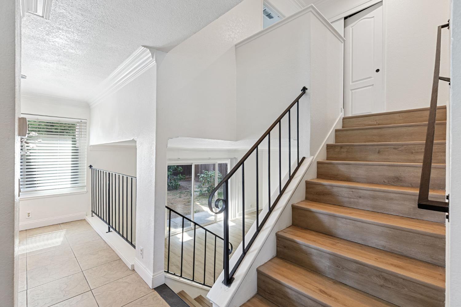 Yerba Court, Sacramento, California image 18
