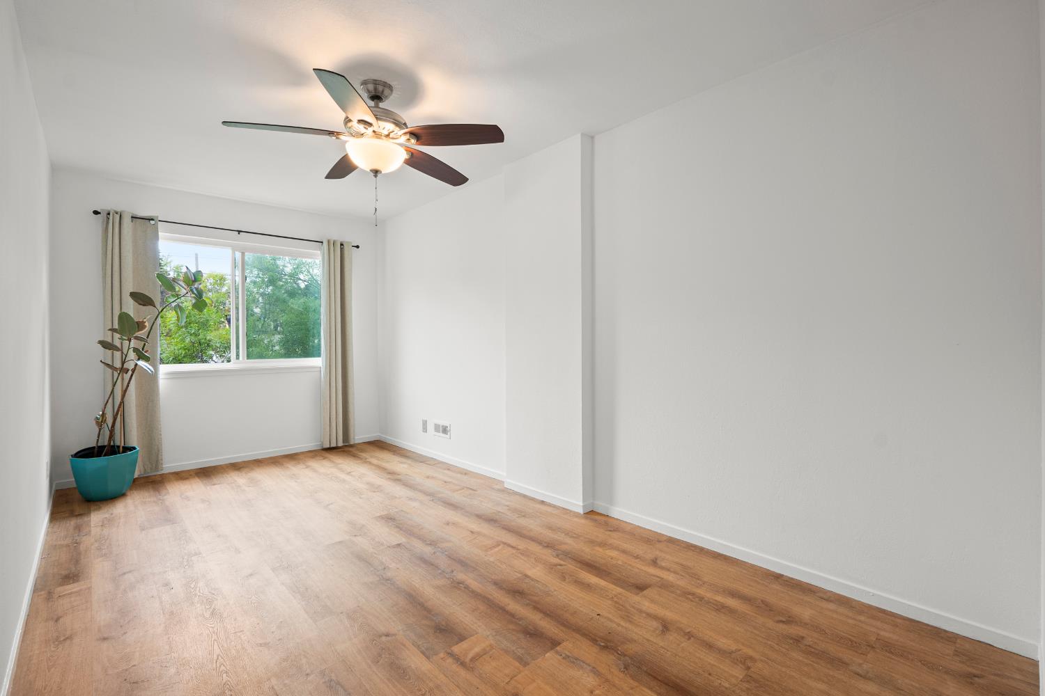 2920 Morcom, Oakland, California image 39