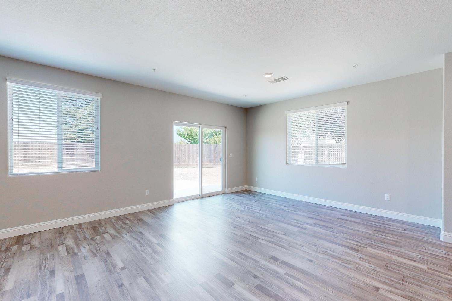 Kyri, Olivehurst, California image 25