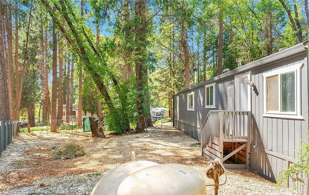 Magnolia Drive, Magalia, California image 27