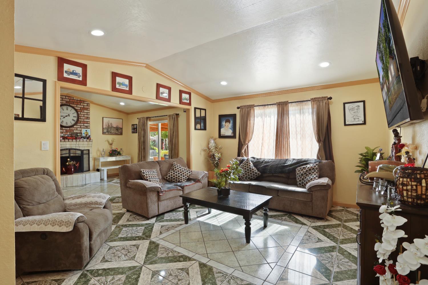 Chinquapin Drive, Modesto, California image 7