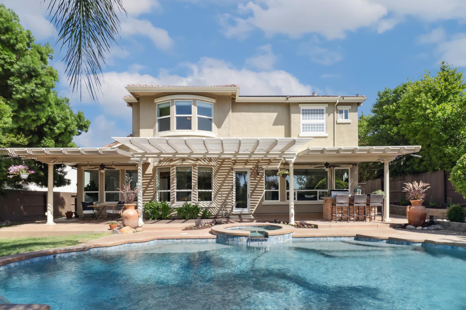 Hawk Crest Court, Roseville, California image 2