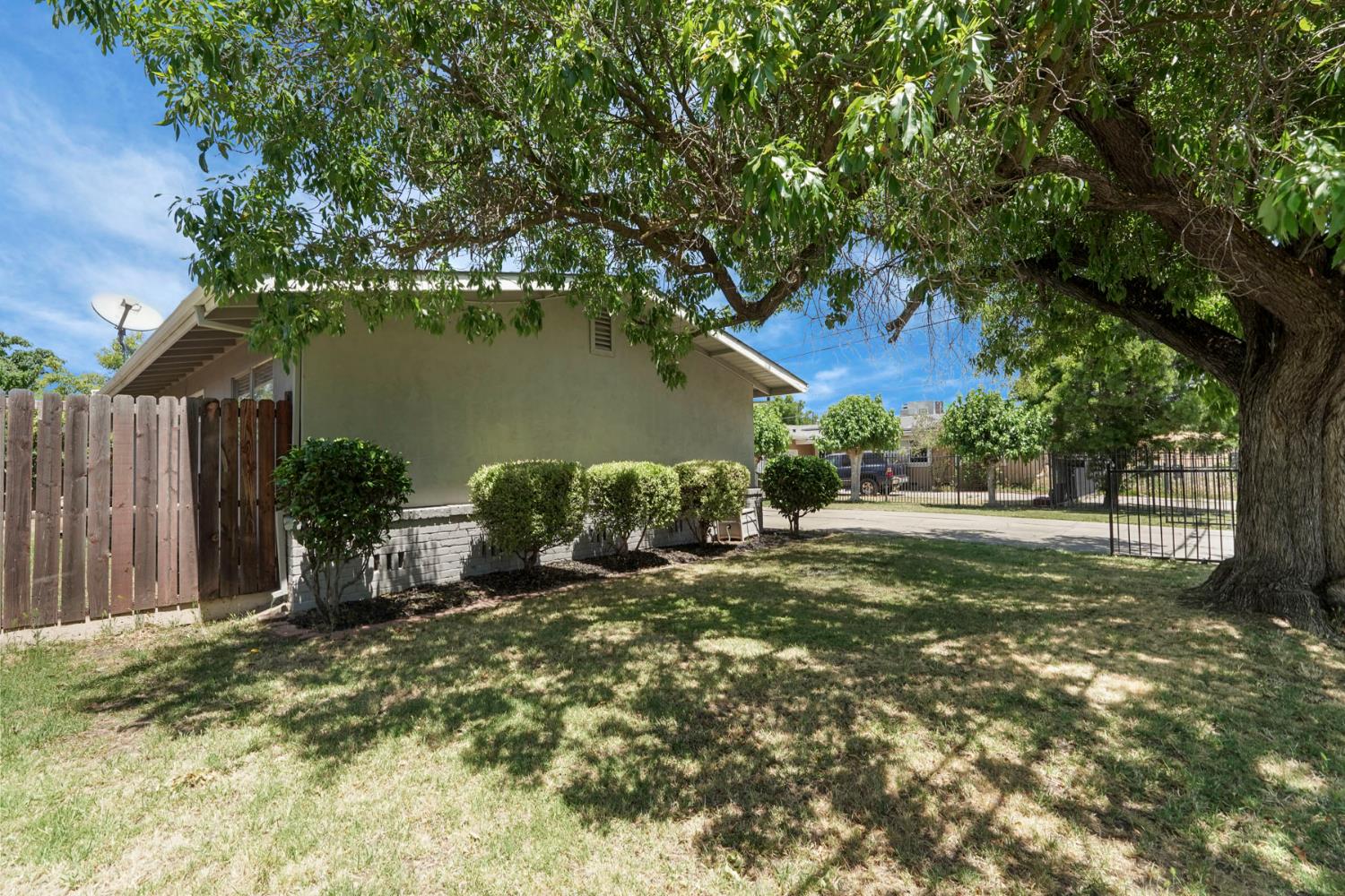 Bristol Avenue, Stockton, California image 19