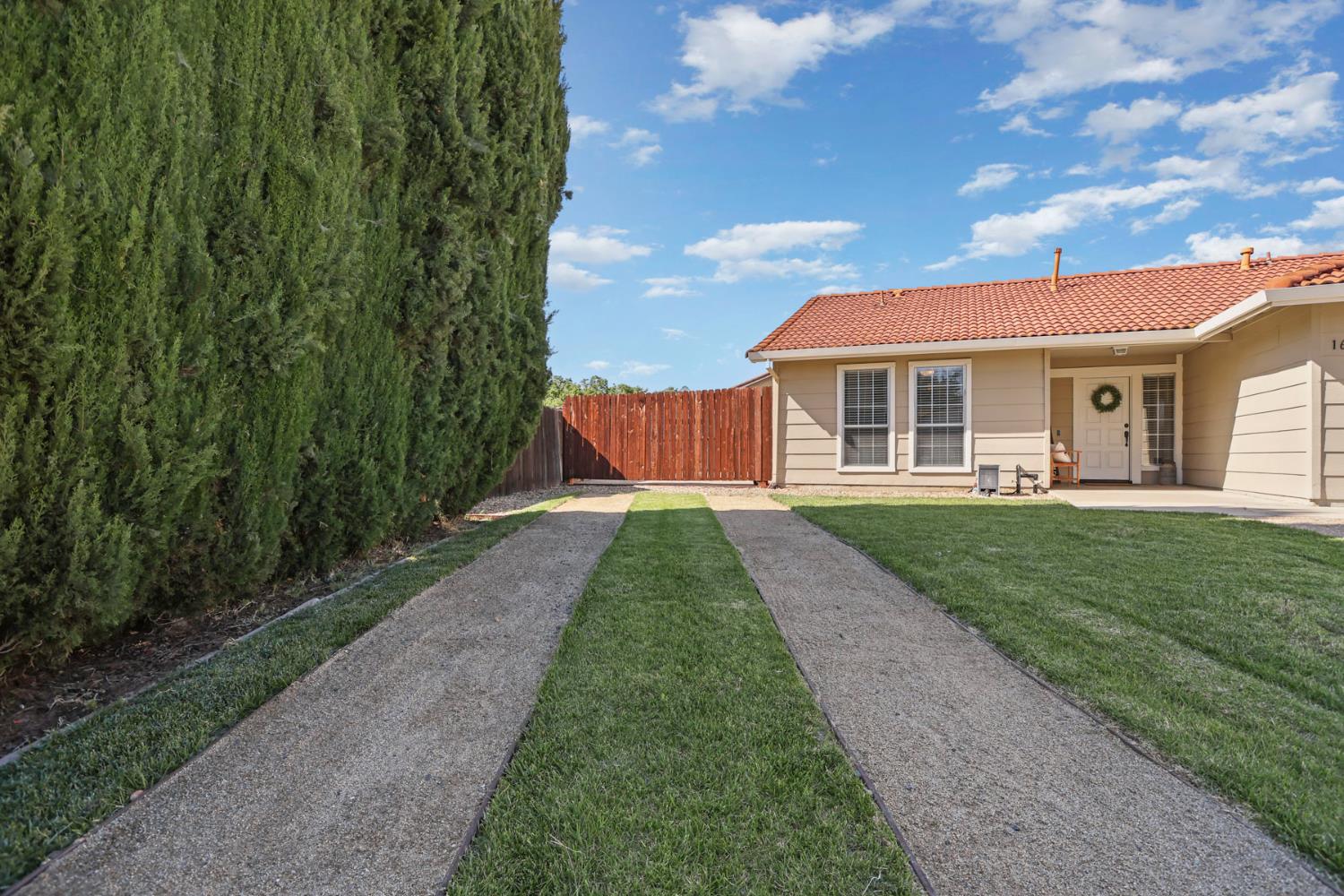 E Deerwood Lane, Tracy, California image 30