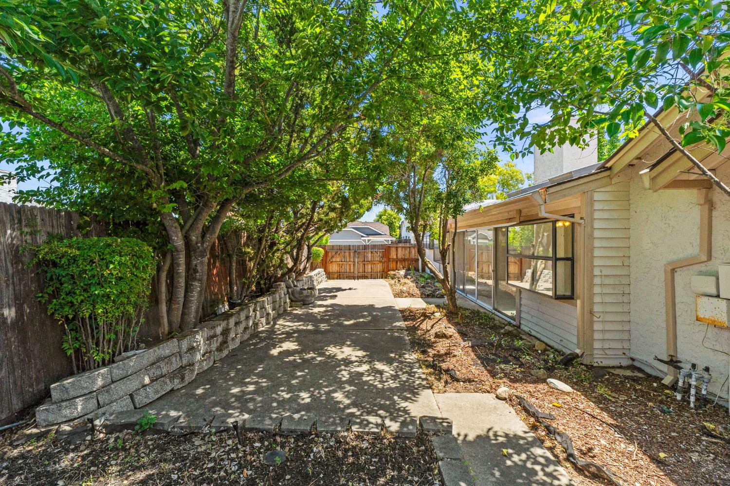 Kyle Court, Citrus Heights, California image 47
