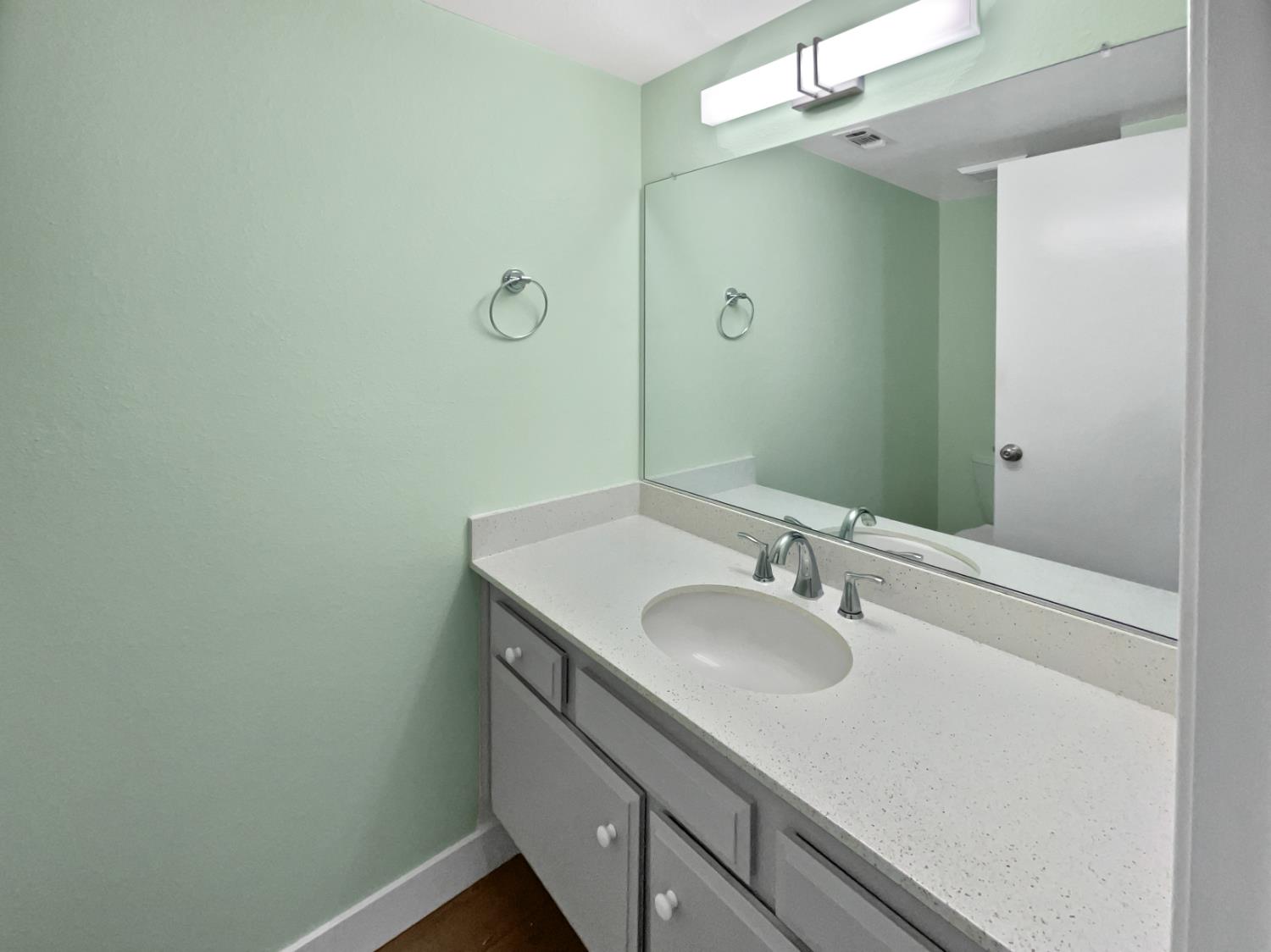 Photo #17: 225069370 Listing: Photo #17