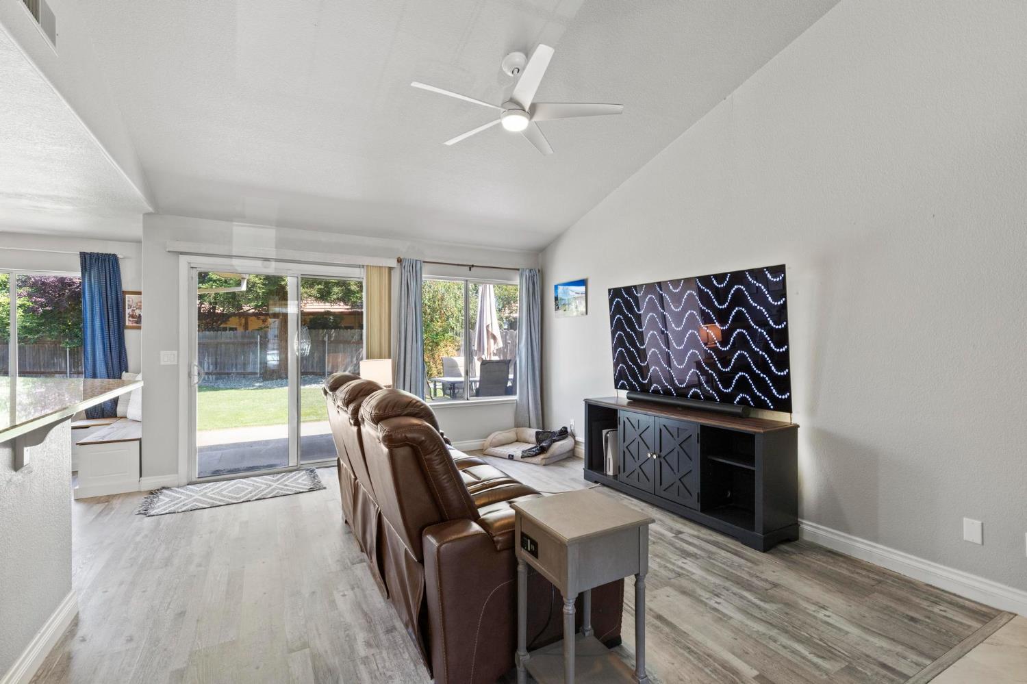 Allen Court, Yuba City, California image 21