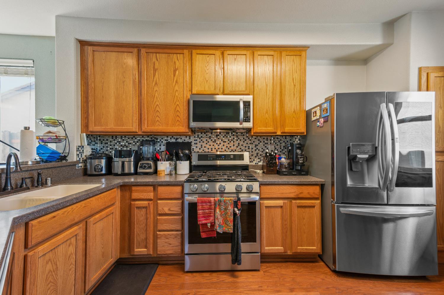 Chateau Drive, Olivehurst, California image 9