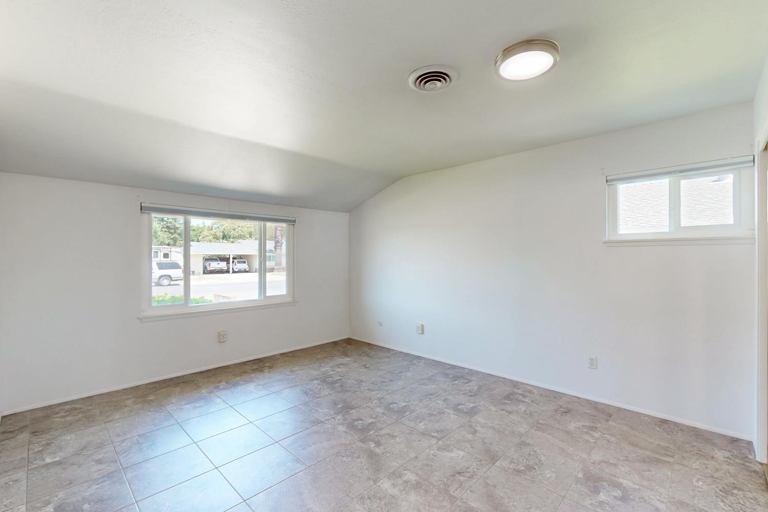 E 18th Street #2, Marysville, California image 10