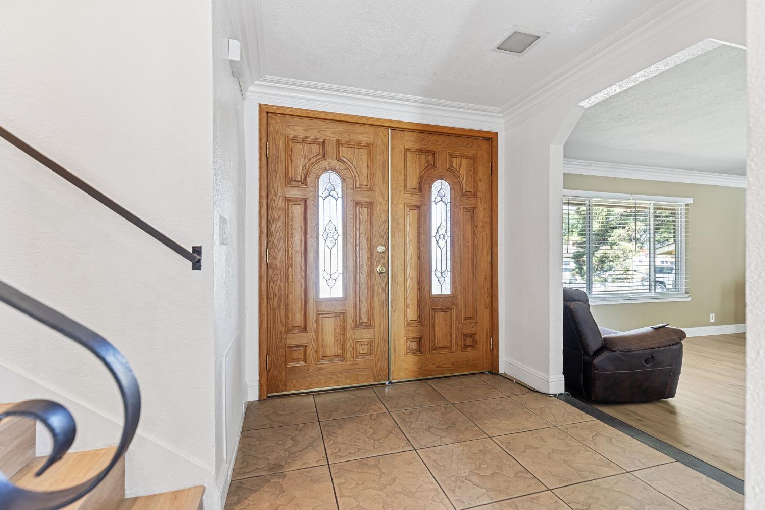 Yerba Court, Sacramento, California image 2