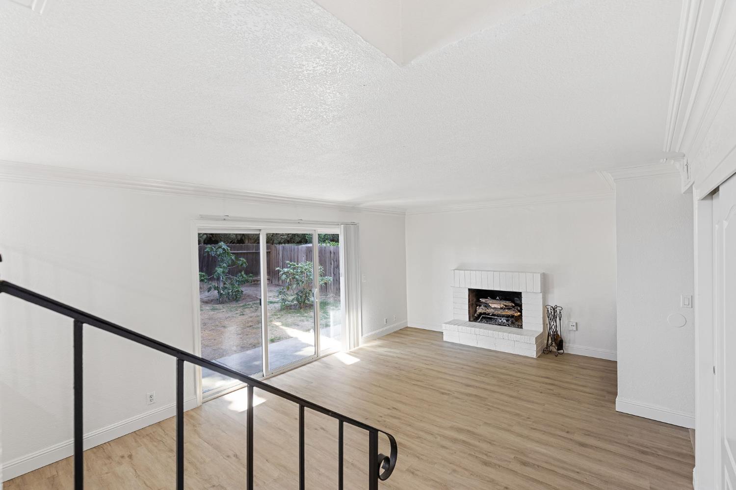 Yerba Court, Sacramento, California image 13