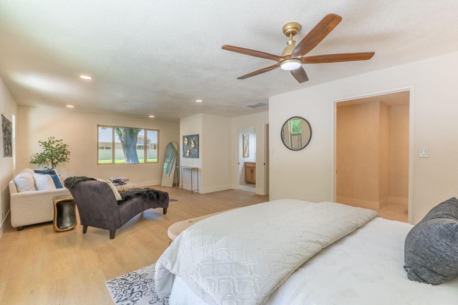 Brady Avenue, Modesto, California image 18
