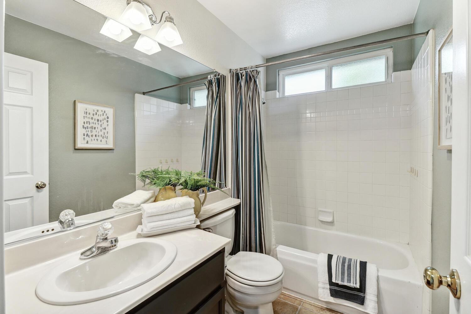 Atlantis Drive, Davis, California image 30