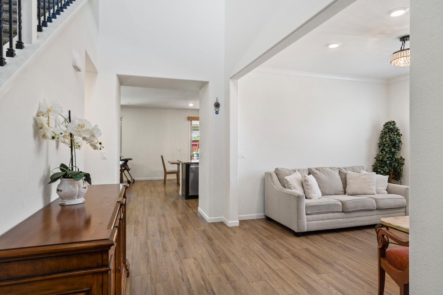 Edington Drive, Rancho Cordova, California image 5