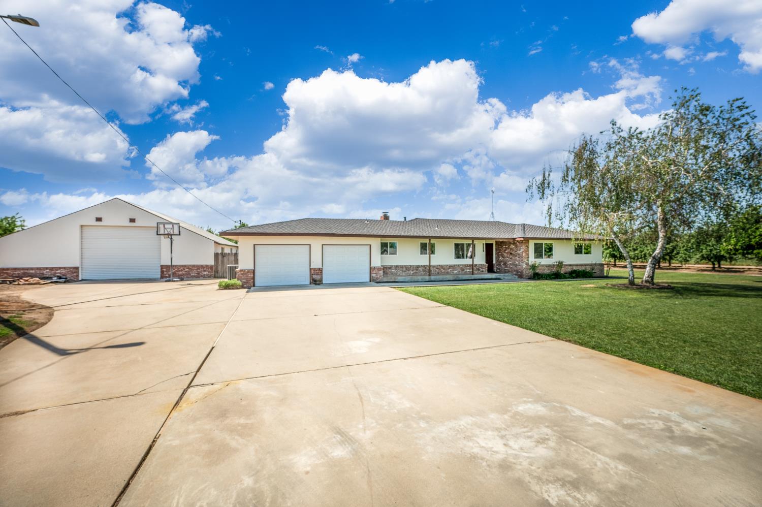 Lemon Avenue, Escalon, California image 2