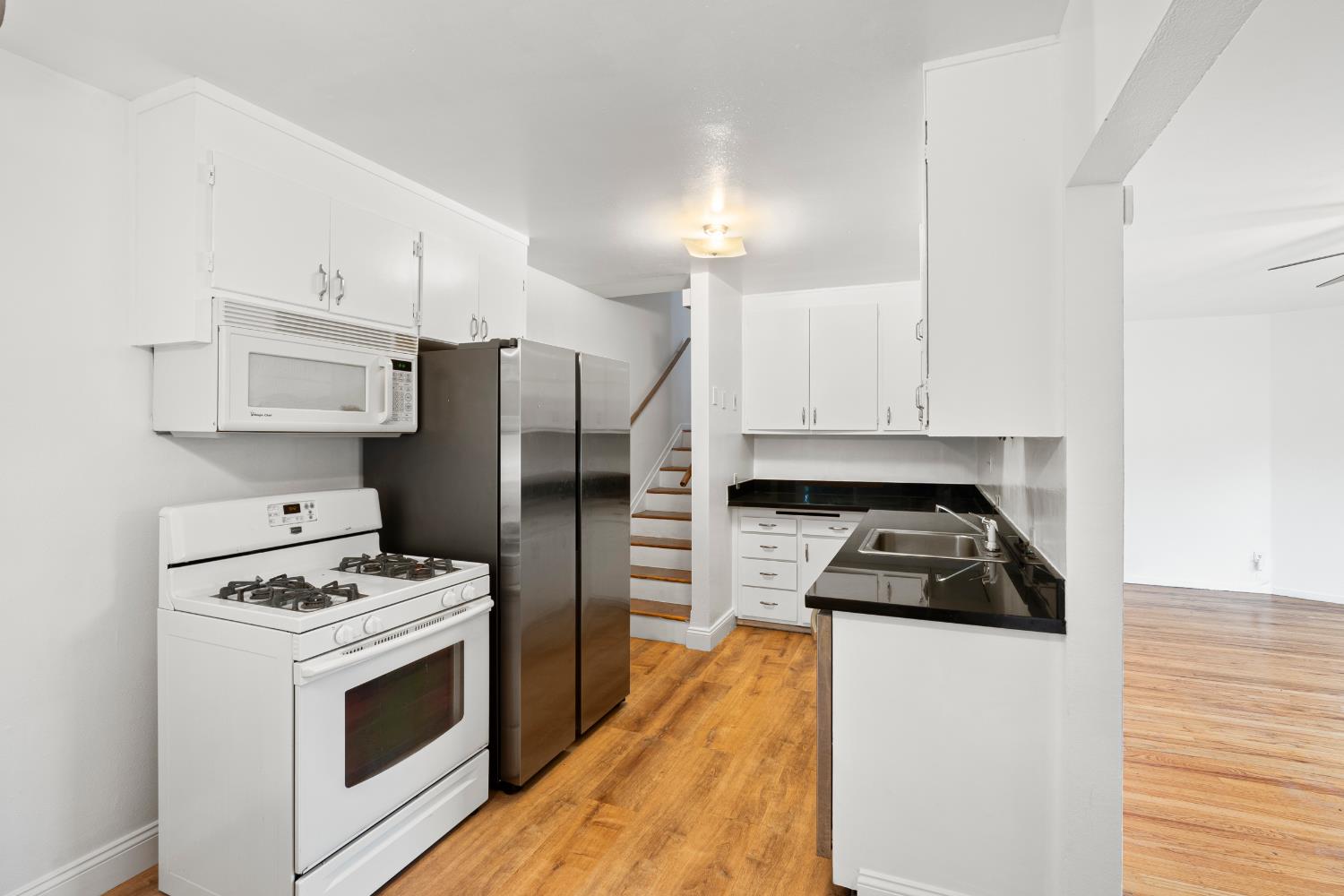 2920 Morcom, Oakland, California image 35
