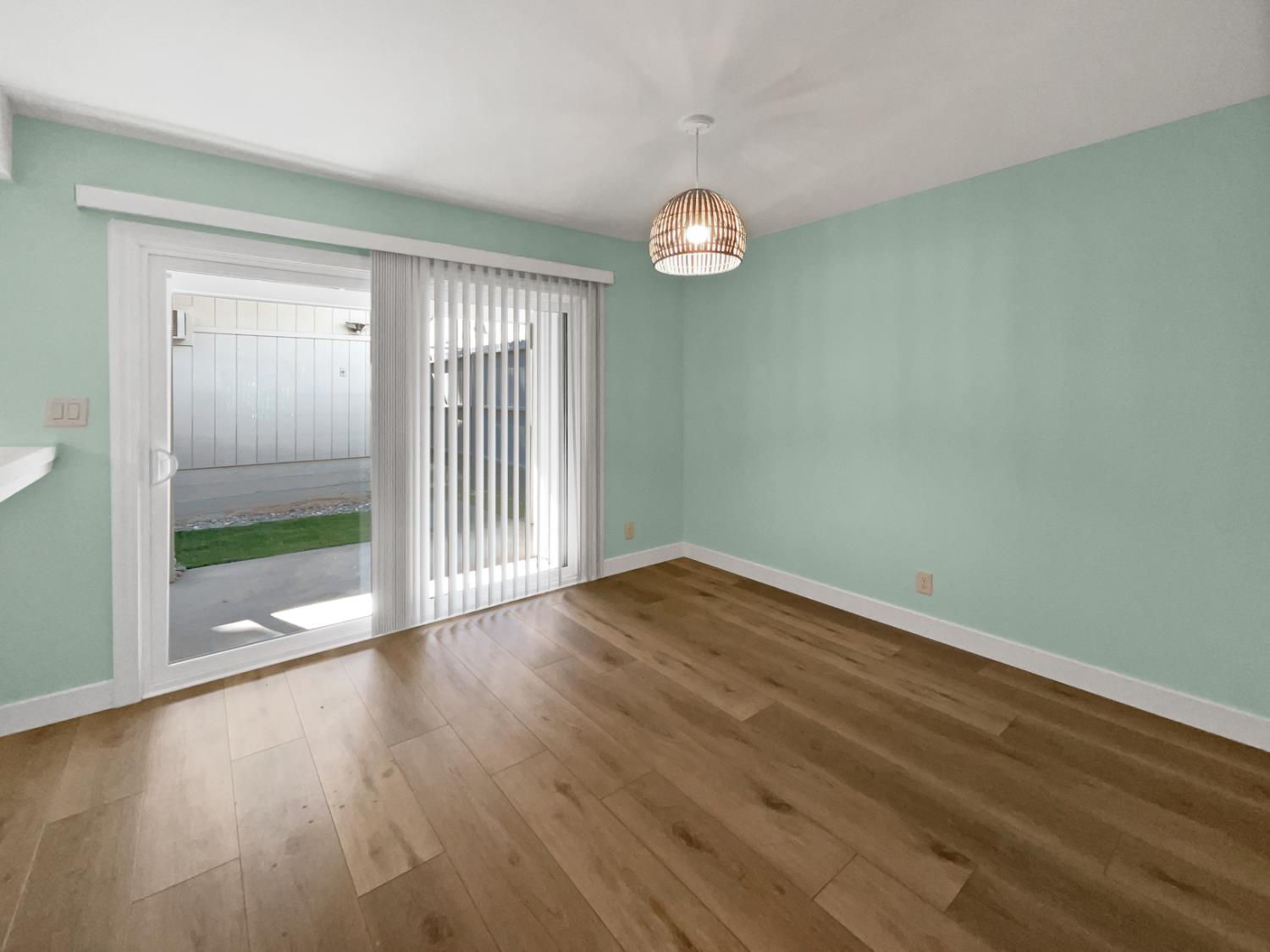 Photo #13: 225069370 Listing: Photo #13