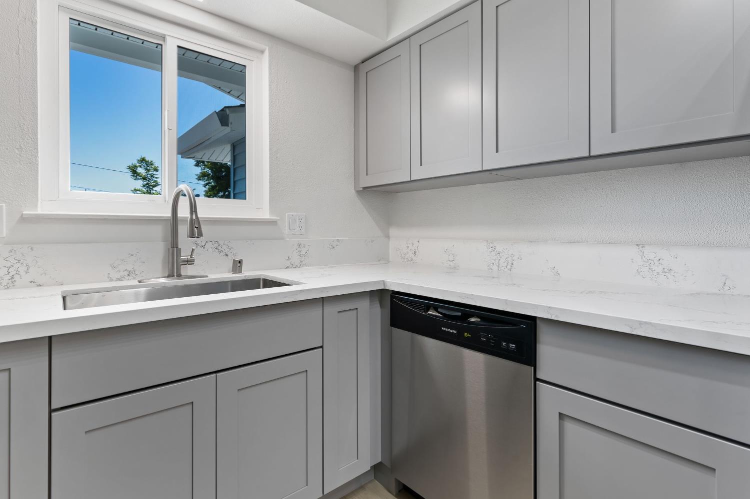 Detail Gallery Image 13 of 28 For 3270 Nareb St, Sacramento,  CA 95838 - 3 Beds | 1 Baths