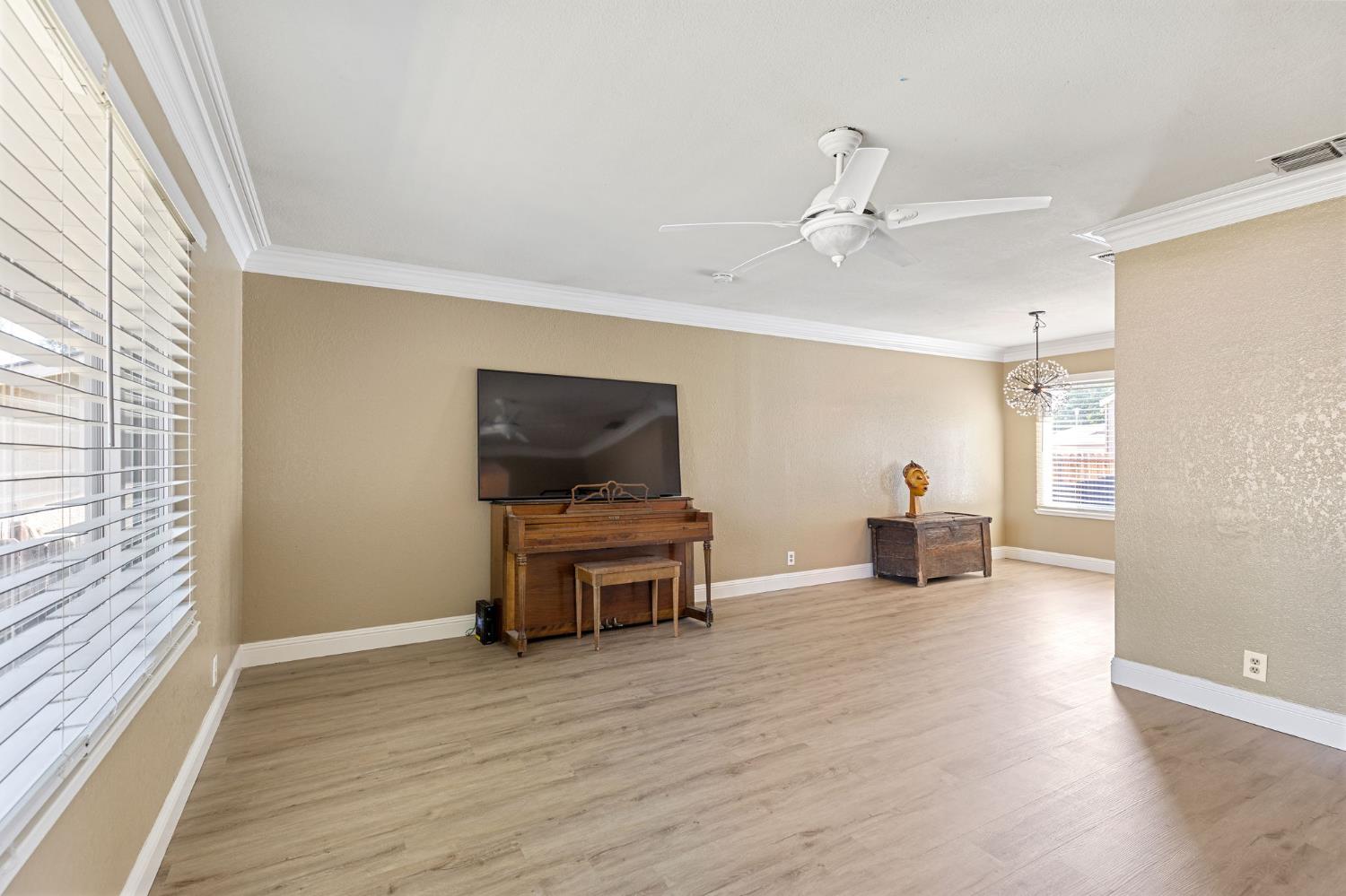 Yerba Court, Sacramento, California image 5