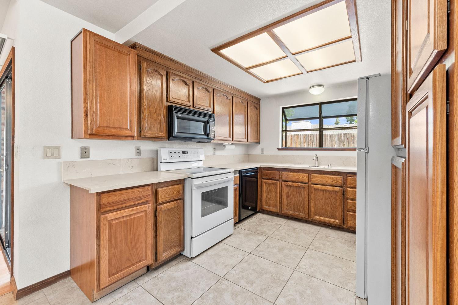 Kyle Court, Citrus Heights, California image 19
