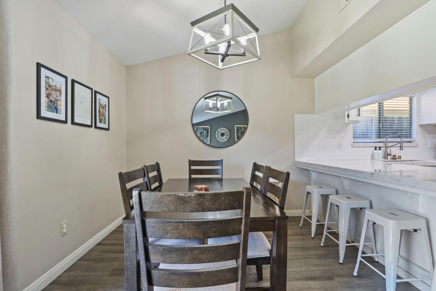 E Deerwood Lane, Tracy, California image 9