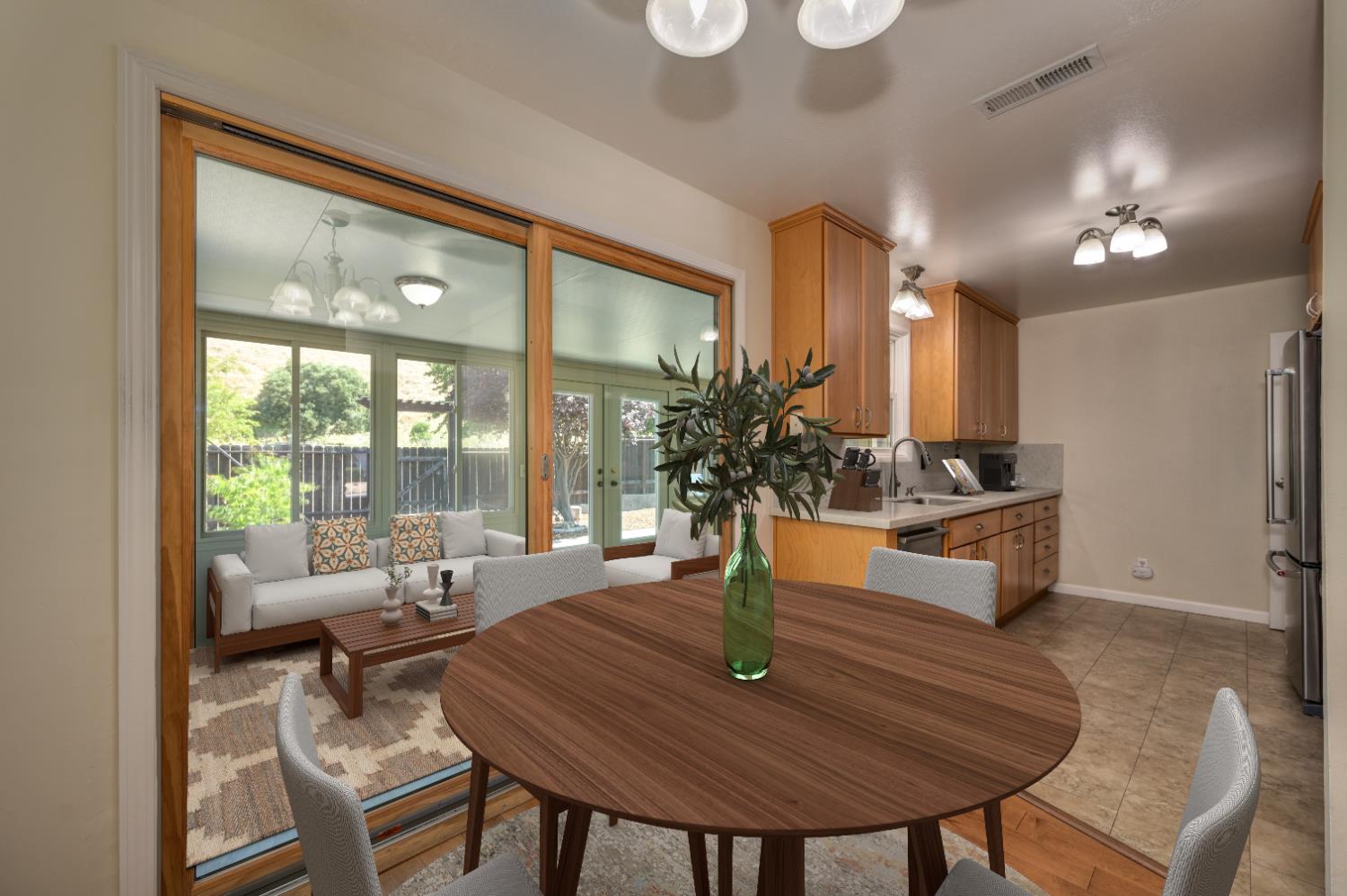 Clark Court, Pinole, California image 9