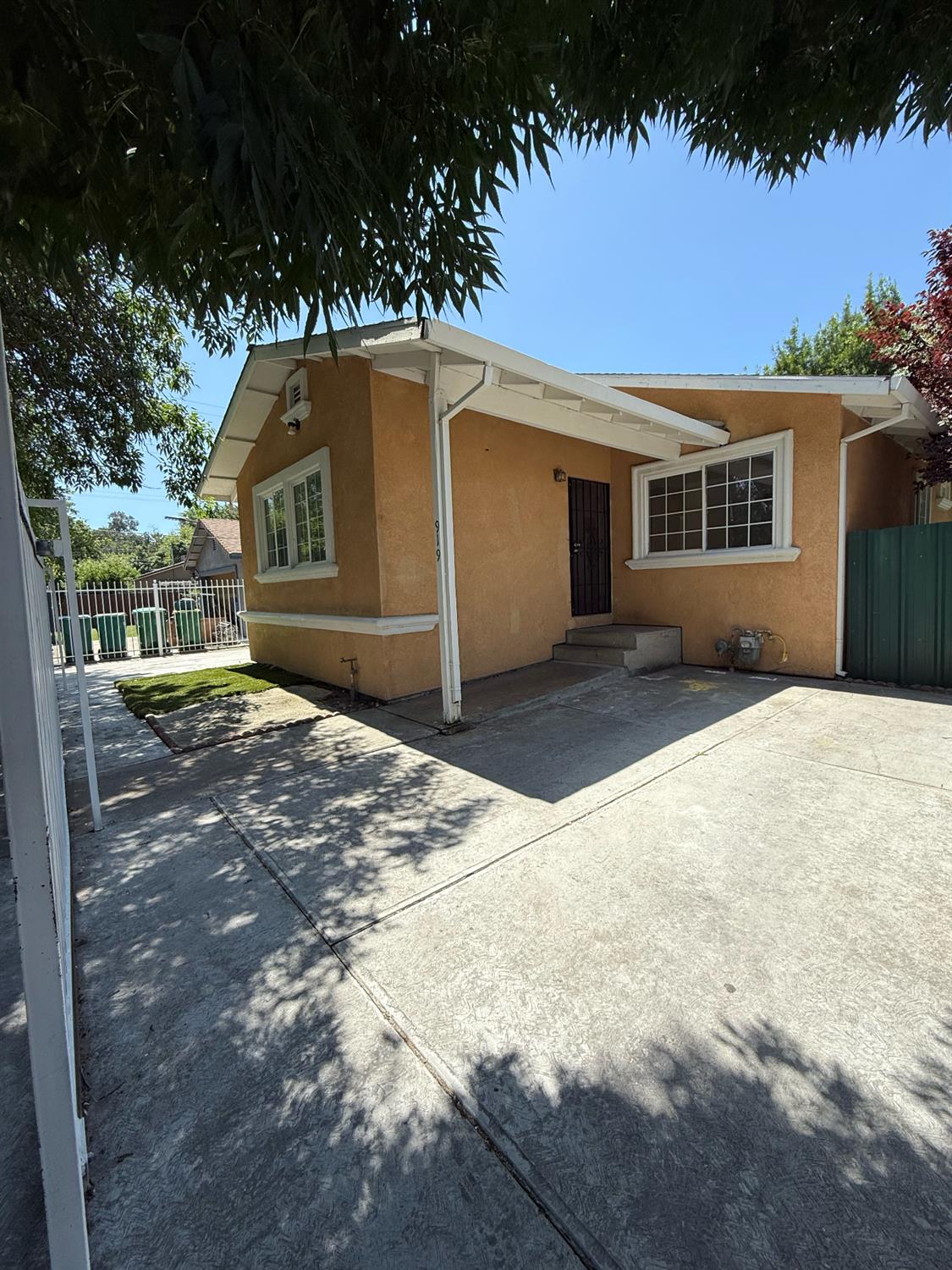 S 919 S Grant St Street, Stockton, California image 3