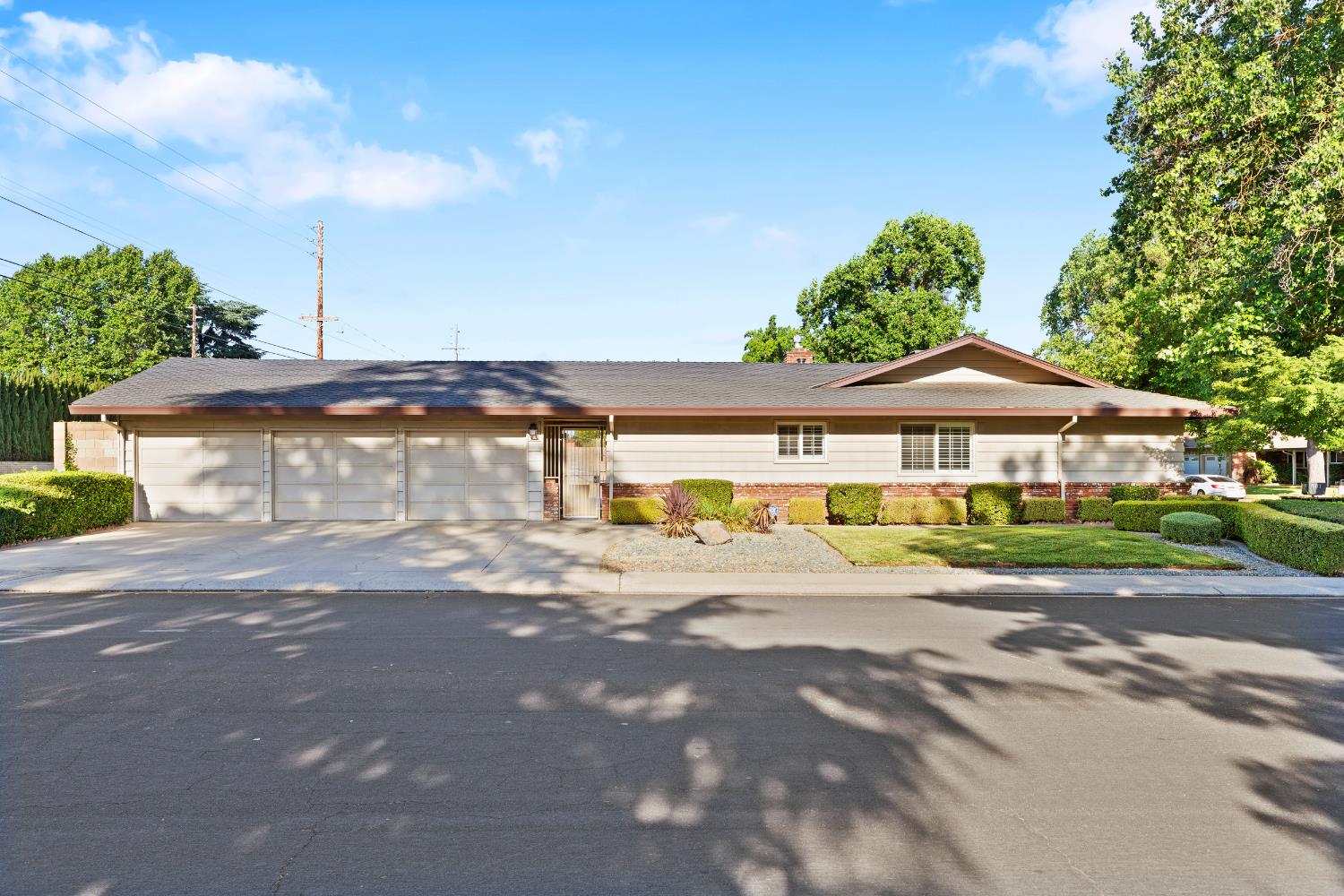 Cheshire Lane, Modesto, California image 33