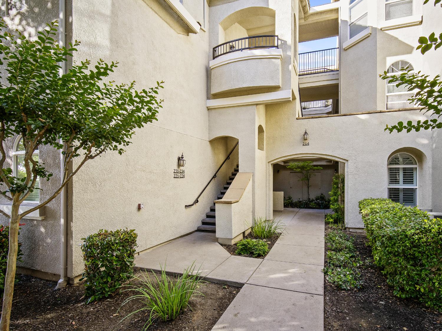 2230 Valley View Parkway 221