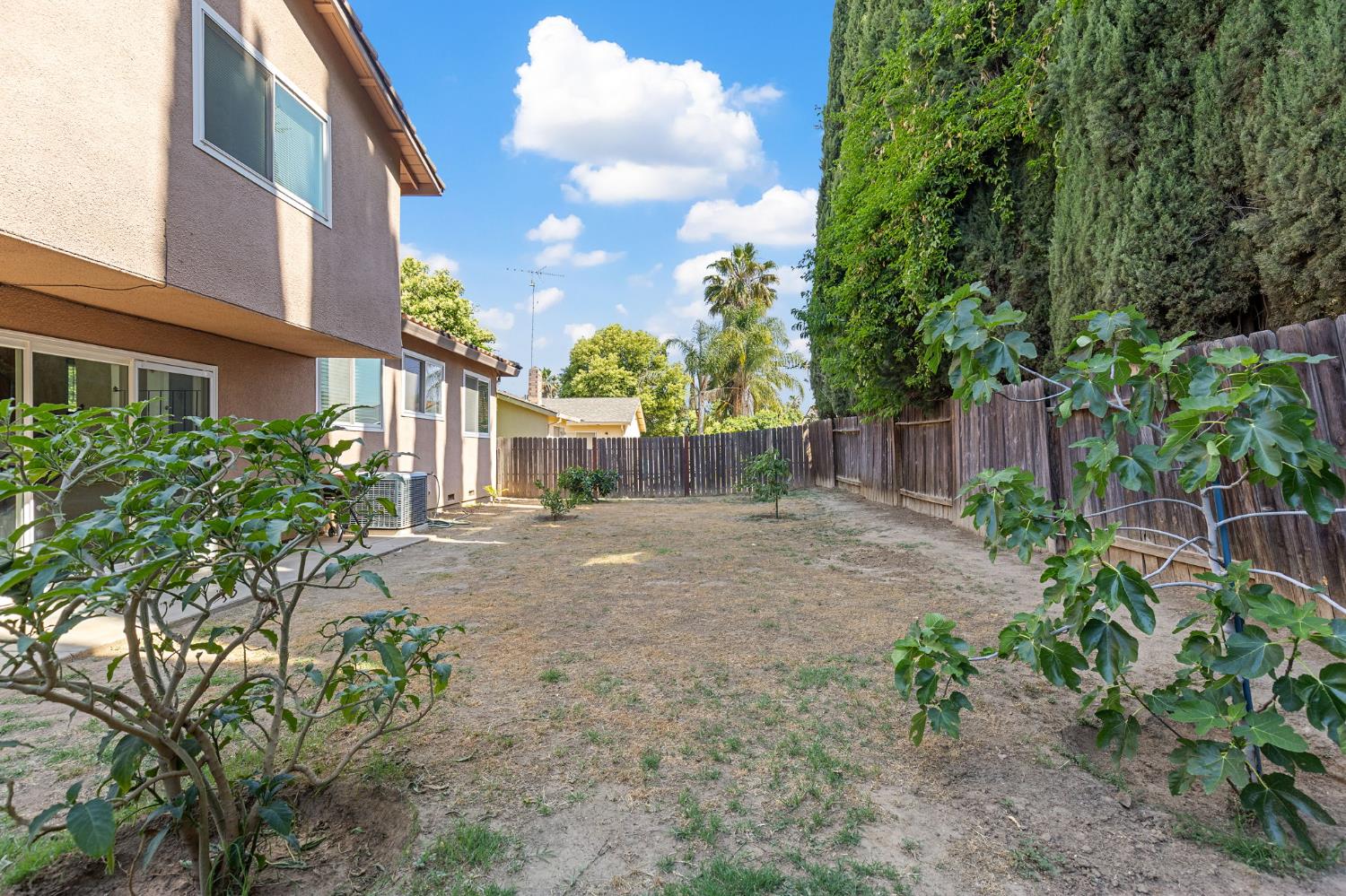 Yerba Court, Sacramento, California image 31