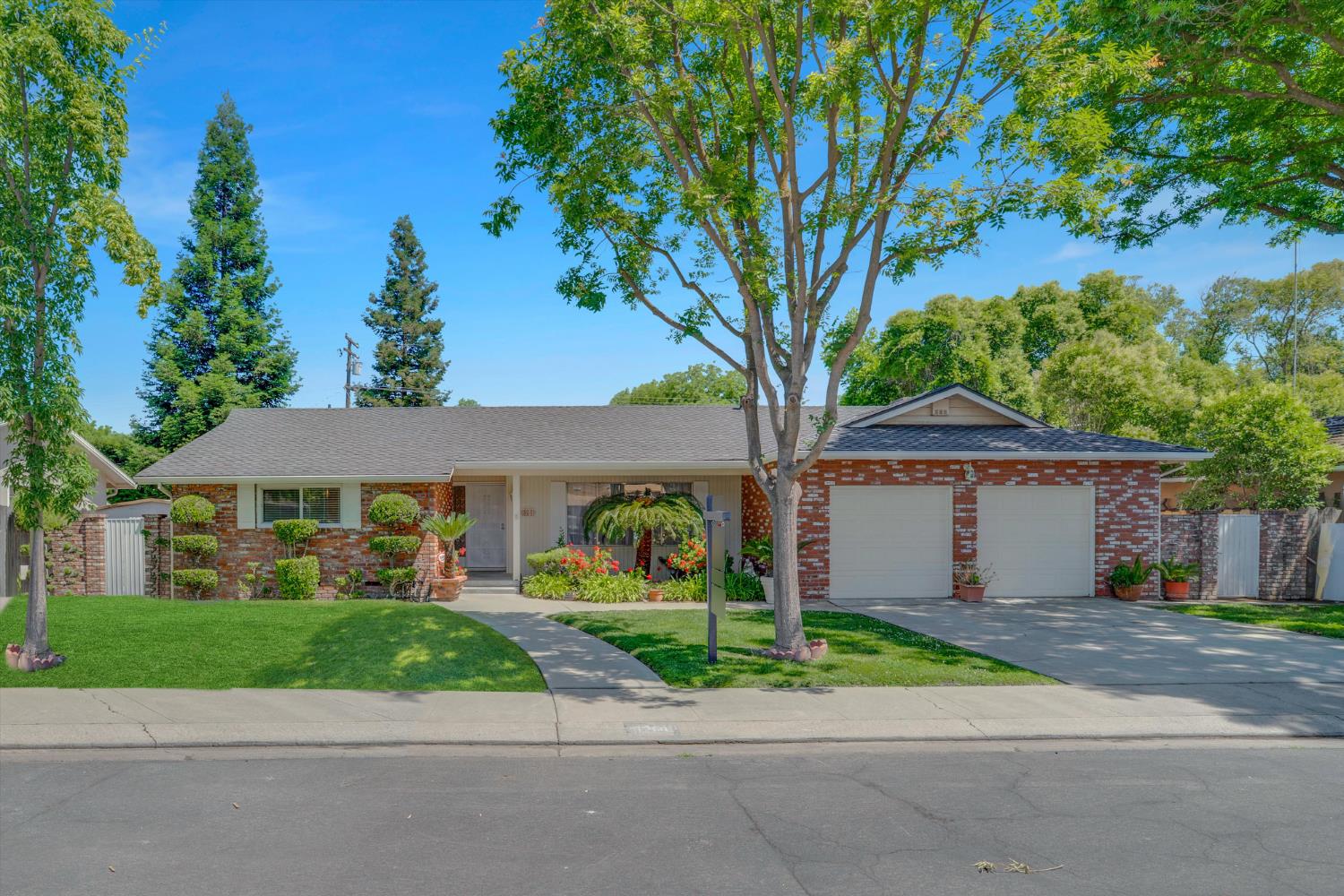 Wellington Drive, Modesto, California image 1