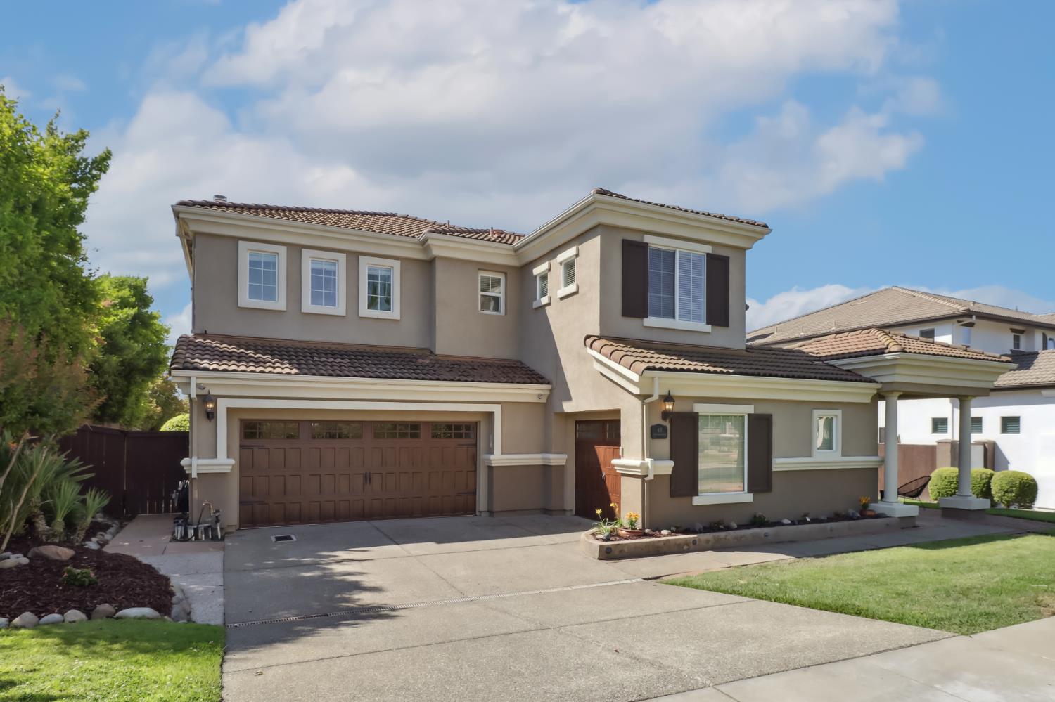 Hawk Crest Court, Roseville, California image 4