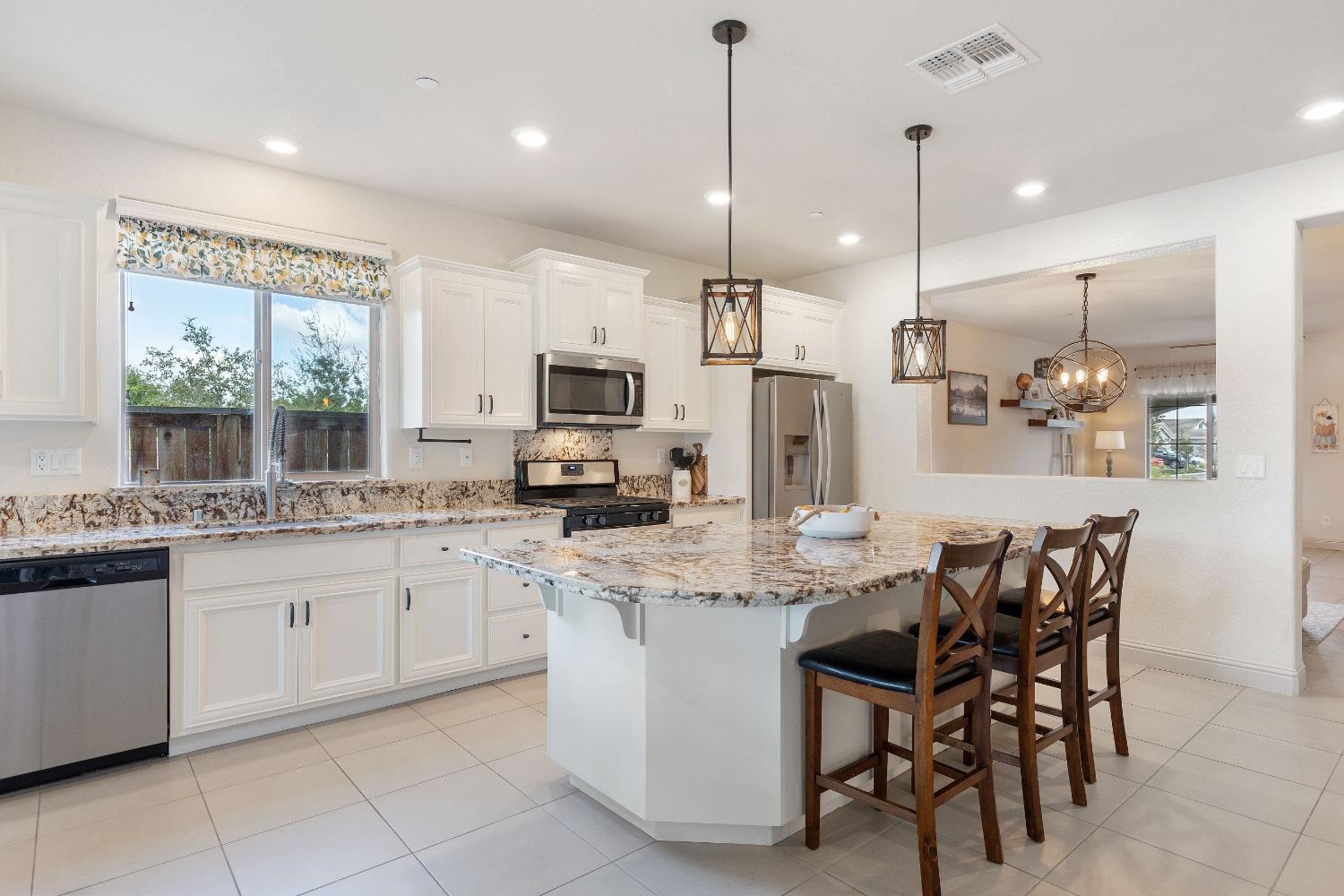 Quincy Avenue, Roseville, California image 8