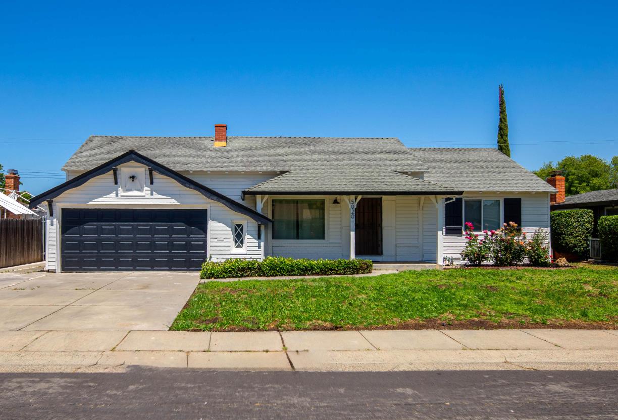 Detail Gallery Image 1 of 1 For 5020 I Pkwy, Sacramento,  CA 95823 - 3 Beds | 2 Baths