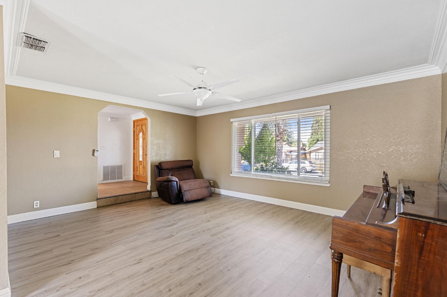 Yerba Court, Sacramento, California image 3